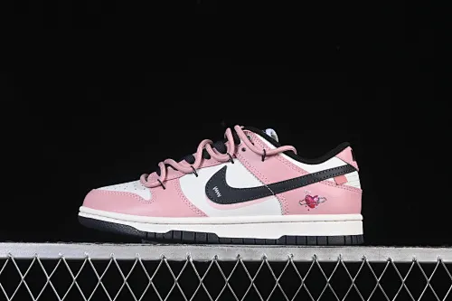 All categories Nk SB Dunk Series Nk SB Dunk Low High-end customized low-top sneakers Nike SB Dunk Low Valentine's Day strap Anniversary high-end customized low-top casual sneakers PB0510-055